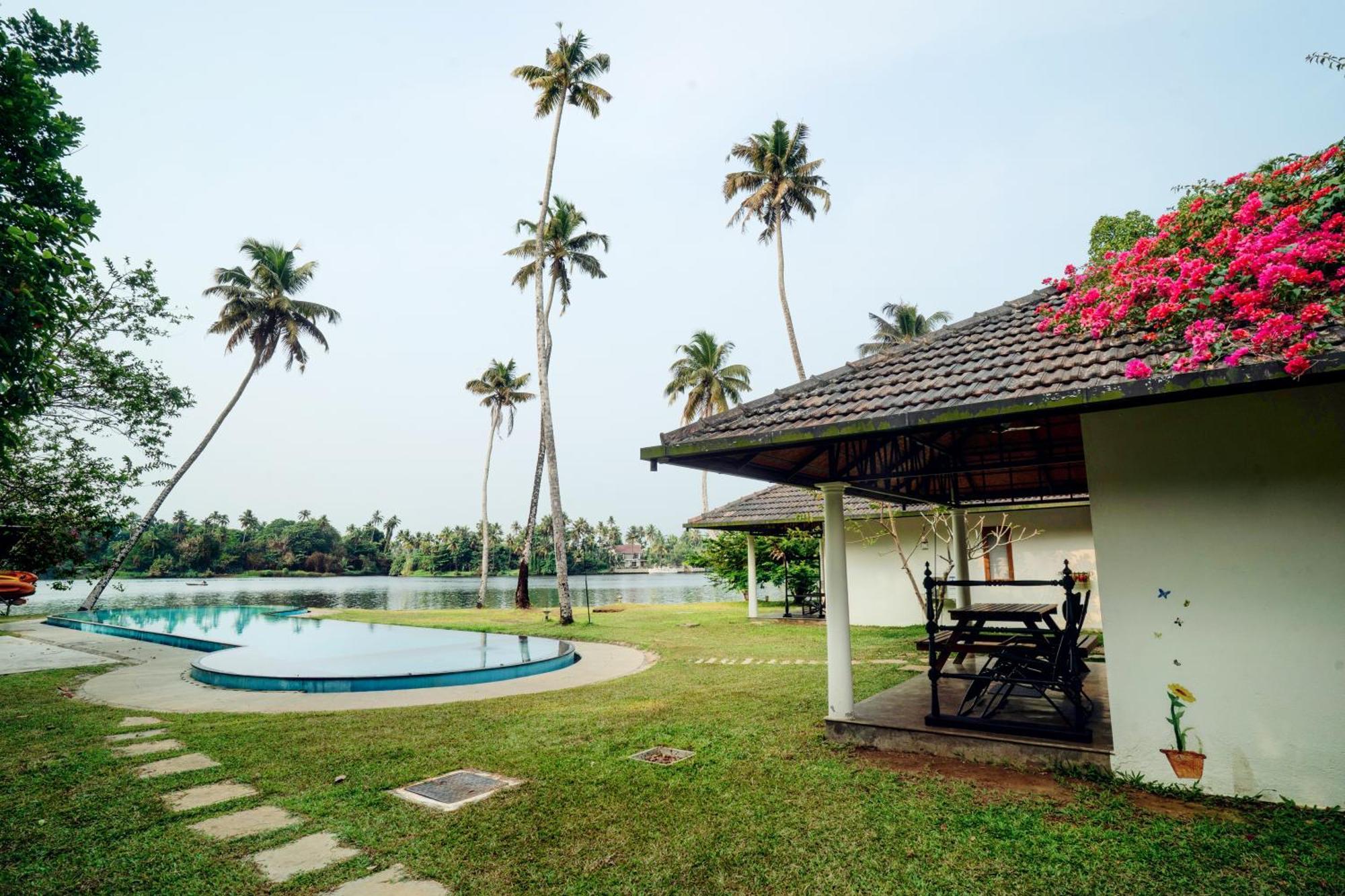 Cranganor History Café&Riverside Château North Paravur Esterno foto
