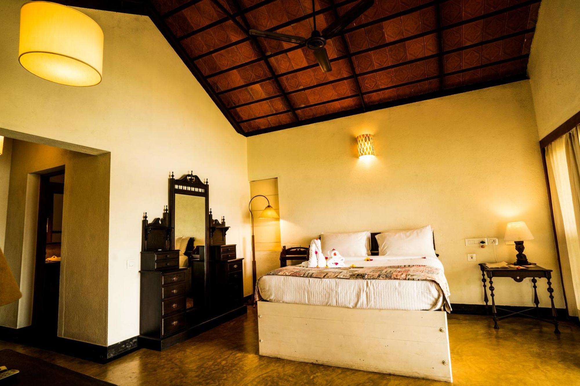 Cranganor History Café&Riverside Château North Paravur Esterno foto