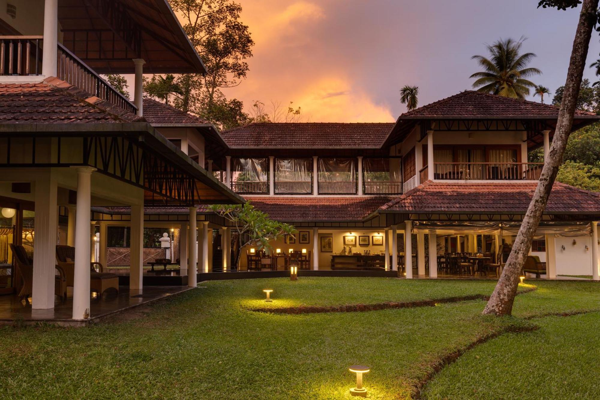 Cranganor History Café&Riverside Château North Paravur Esterno foto